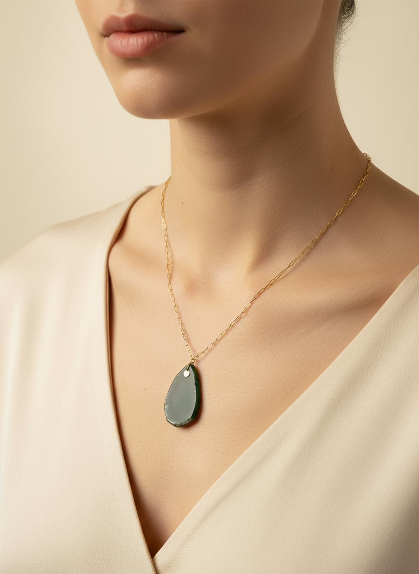 Collar de gota verde